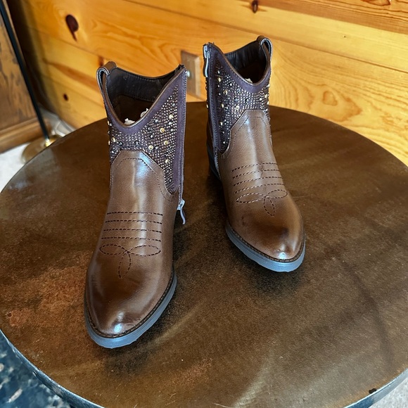 Very Volatile / Brand New / Ankle Boots - Picture 1 of 5